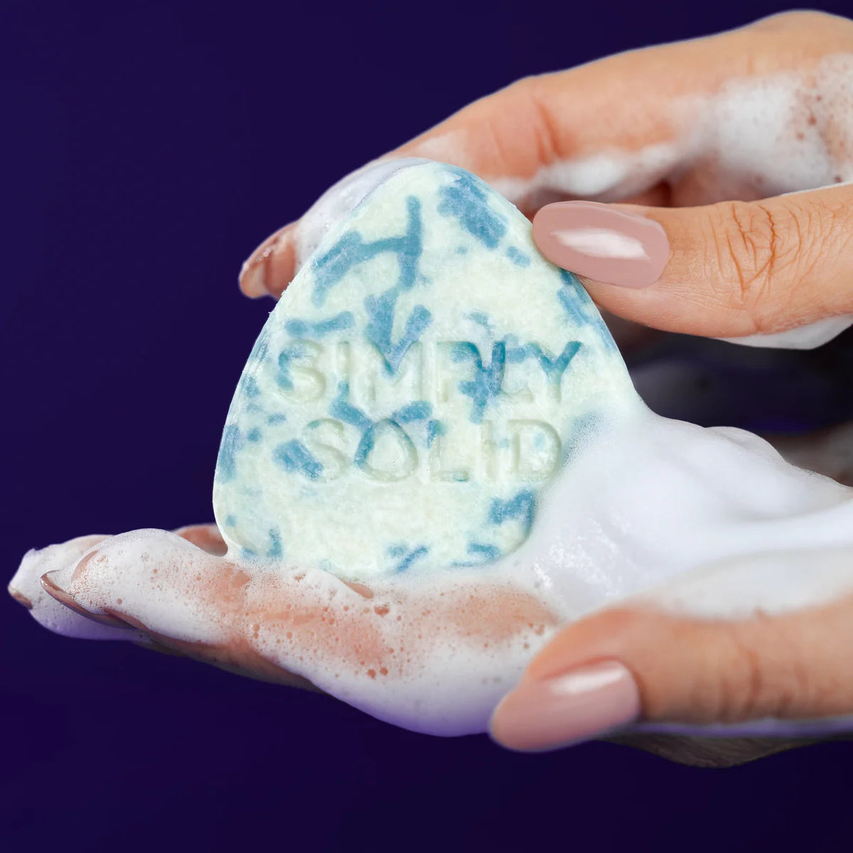 festes Shampoo, Syndet, empfindliche Kopfhaut, hydro & boost , haarpflege, Simply Solid, natürliche haarpflege, veganes shampoo, plastikfrei, foamie, duschbrocken